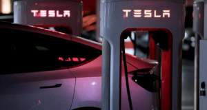 تسلا سر به زیر شد