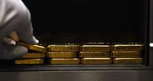 طلای جهانی تغییر مسیر داد