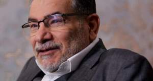 شمخانی: زنده‌ام و این تنِ زخم‌خورده، سپر بلای ملت خواهد بود