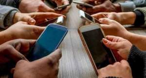 افزایش بی ضابطه قیمت در بازار تلفن همراه /لزوم برخورد سازمان حمایت