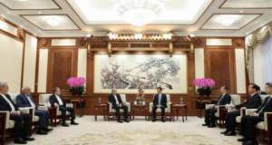 باید در برابر زورگویی کشورهایی که خواهان روابط دوستانه ایران و چین نیستند، ایستادگی کرد