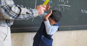 تنبیه بدنی دانش‌آموز به هر دلیلی ممنوع است