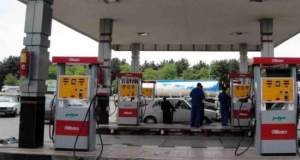 بهترین مدل افزایش قیمت بنزین از نگاه 2 کارشناس | اورعی: افزایش قیمت تدریجی باشد اما... | مرادی: دولت باید به بخش خصوصی فرصت دهد