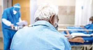 سرگردانی ادامه‌دار بازنشستگان در مراکز درمانی