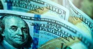 بازار ارز در دست چه کسانی است؟ وقتی دلار با سیگنال‌های شبانه بالا می‌رود