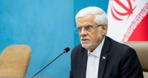 عارف: باید فشار اقتصادی به حداقل برسد و بازسازی‌ها به‌سرعت آغاز شود