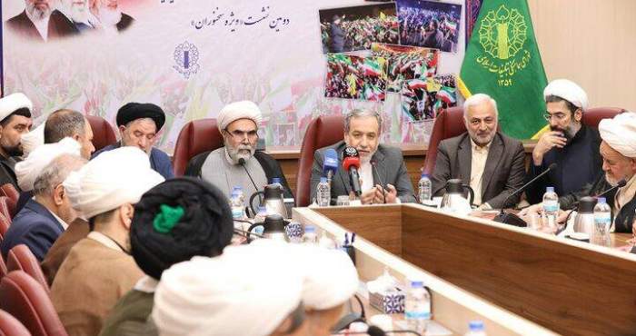عراقچی: اقتدار دیپلماسی ایران بر شانههای مردم استوار است عراقچی: اقتدار دیپلماسی ایران بر شانههای مردم استوار است