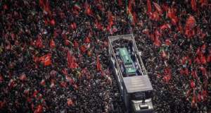 نماز بر پیکر آقای شهید ایران به امامت فرزند ارشد ایشان/ وداع جانسوز عزاداران با قائد شهید در حرم رضوی/ انتقال پیکر رهبر شهید به صورت هوایی به حرم مطهر/ پپیکر رهبر شهید انقلاب به خاک سپرده شد